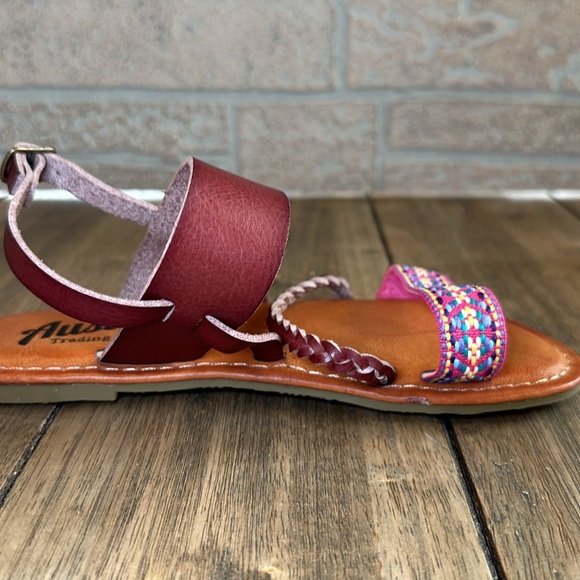 NWOT Austin Trading Co Girls Boho Leather Ankle Strap Embroidered Sandal / Sz 1 - Picture 8 of 9